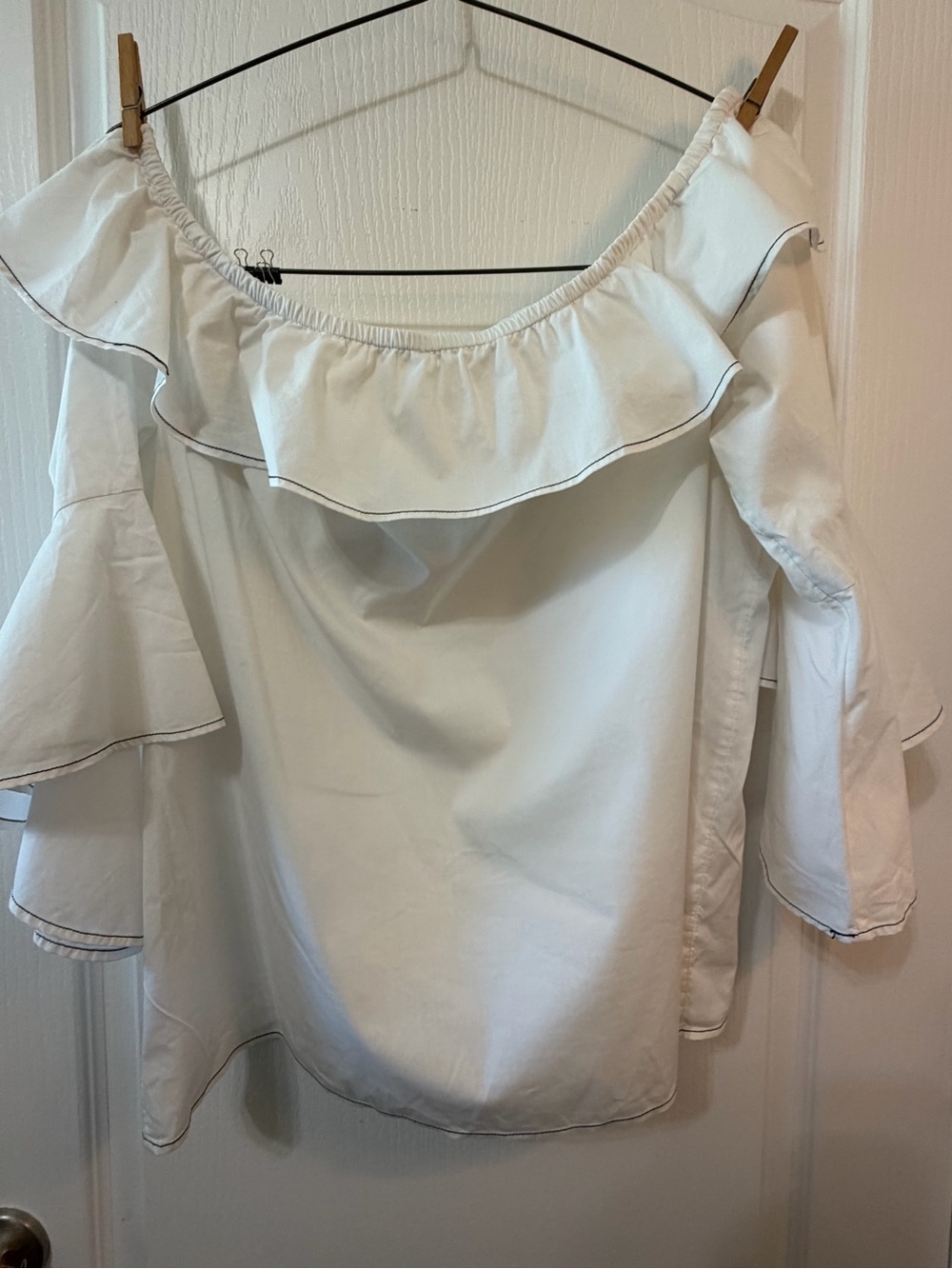 Women’s White Off-Shoulder Ruffle Top